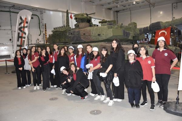 Başkan Pehlivan, öğrenciler ve muhtarlara TCG Anadolu'yu gezdirdi