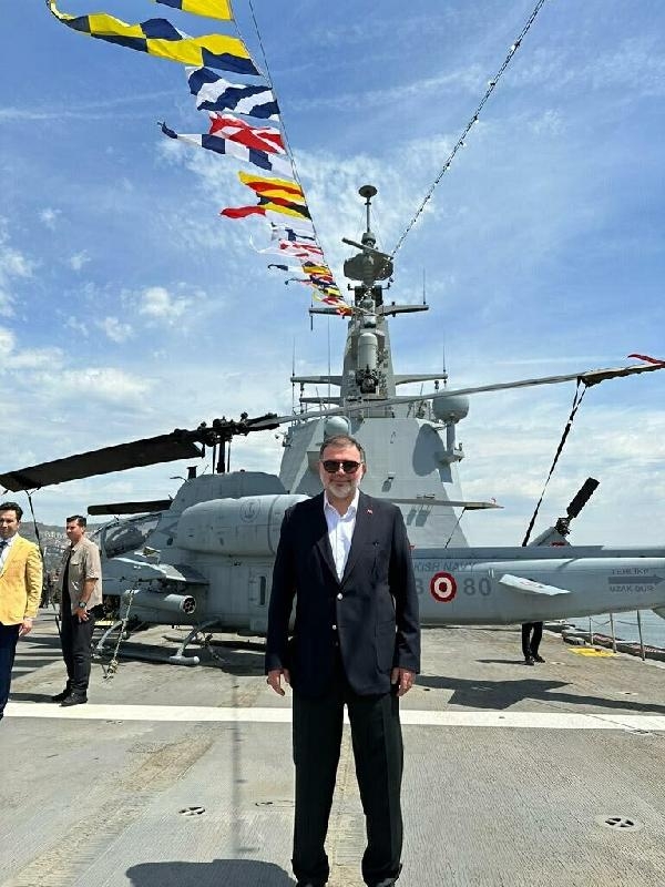 Başkan Soyer'e TCG Anadolu daveti! Gelin gezdireyim