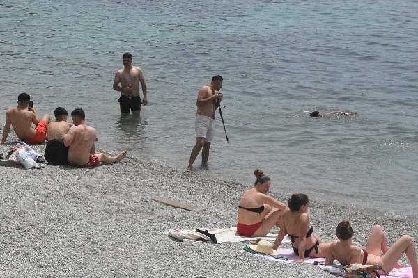 Bodrum'da oyunu kullanan sahile akın etti