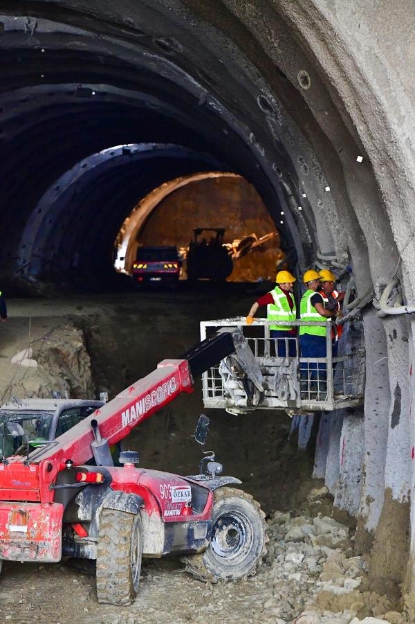 Buca-Bornova'yı bağlayacak viyadük yolu 7 Mayıs'ta açılıyor