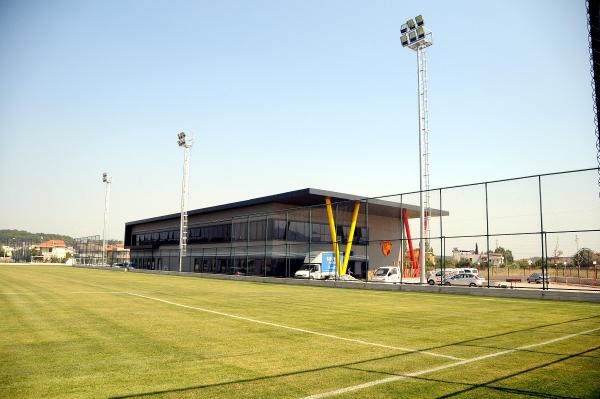 Göztepe tesis zengini oldu