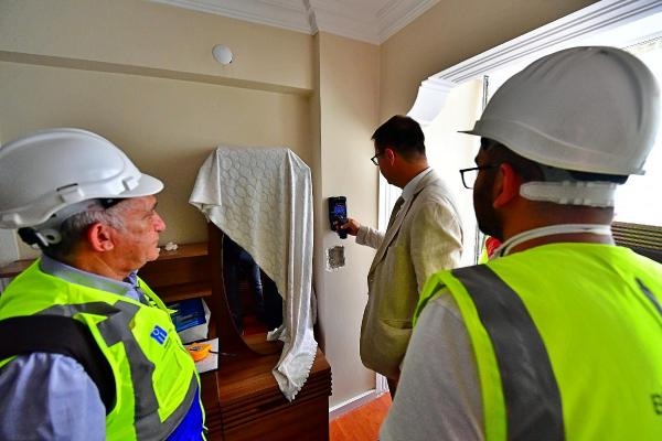 İzmir'de ilk etapta 5 bin bina deprem testinden geçirilecek