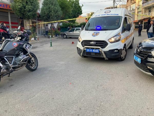 İzmir'de silah, bıçak ve sopalı kavga: 3 yaralı