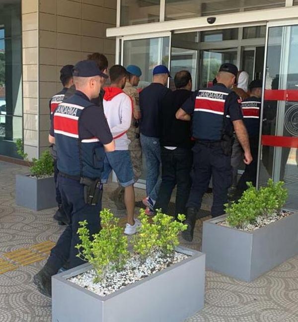 İzmir'de terör operasyonu: 11 gözaltı