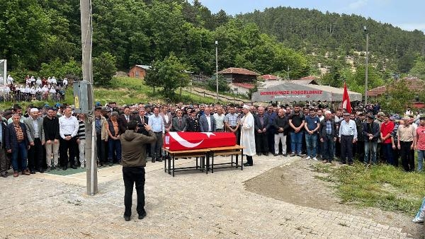Kalp krizinden hayatını kaybeden ere gözyaşı