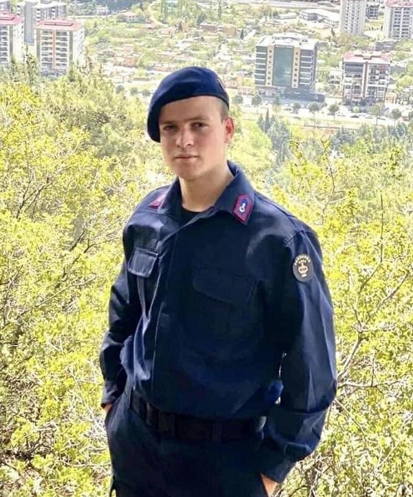 Kalp krizinden hayatını kaybeden ere gözyaşı