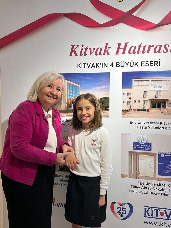 Kardeşini kaybetti, diğer çocuklara destek oluyor