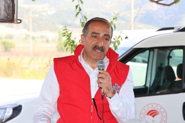 Manisa'da üreticilere 50 bin adet biyoteknik tuzağı dağıtıldı