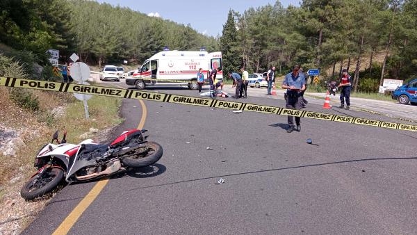 Motosikletli polis memuru hayatını kaybetti