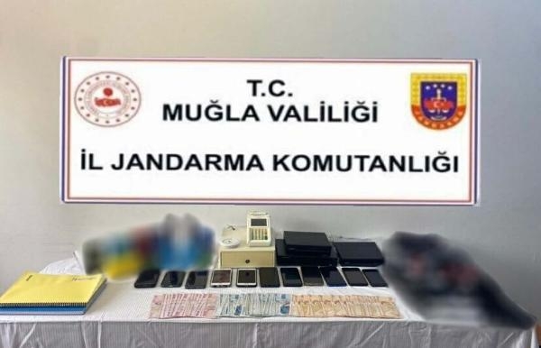 'Mutlu son' operasyonu: 8 gözaltı