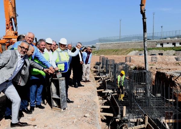 Naldöken kapalı pazaryerine, çocuklar da oyun alanına kavuştu