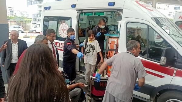 Öğrenci servisi ile kamyonet çarpıştı: 13 yaralı