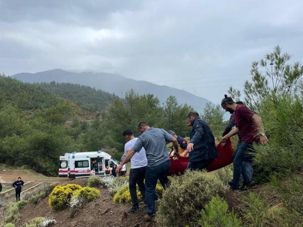 Ölüdeniz'de fırtına paraşütçüleri savurdu