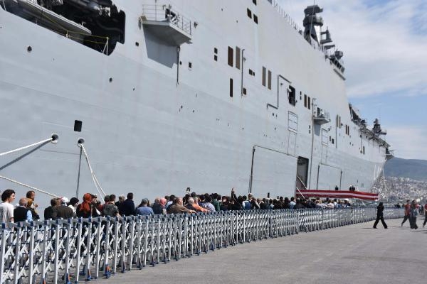 TCG Anadolu'ya İzmir'de büyük ilgi