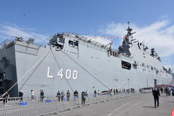 TCG Anadolu'ya İzmir'de büyük ilgi