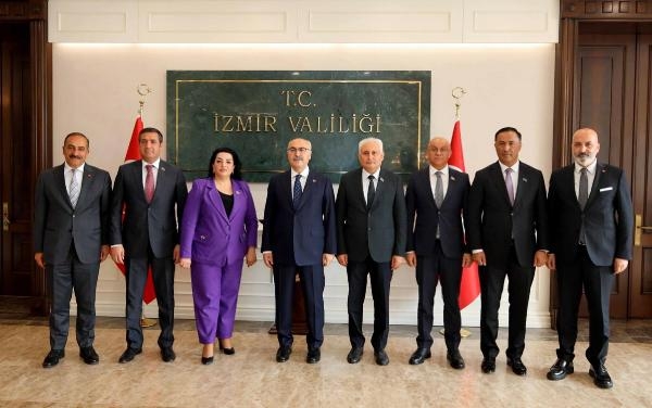 'Türkiye-Azerbaycan arasında dış ticaret 5 milyar dolara koşuyor'