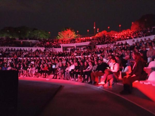 Ukrayna'nın müzikle sesi olan grup, İzmir'de konser verdi