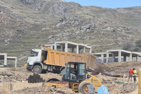 1295 lira cezayı kim takar! İnşaatlara devam