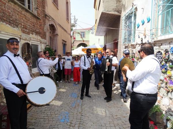 6'ncı Ayvalık Küçükköy Teferic Şenlikleri başladı
