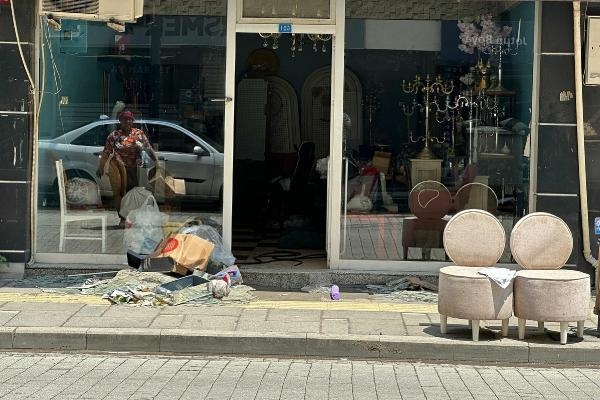 Akhisar'da yaşanan su baskınları sonrası temizlik çalışmaları sürüyor