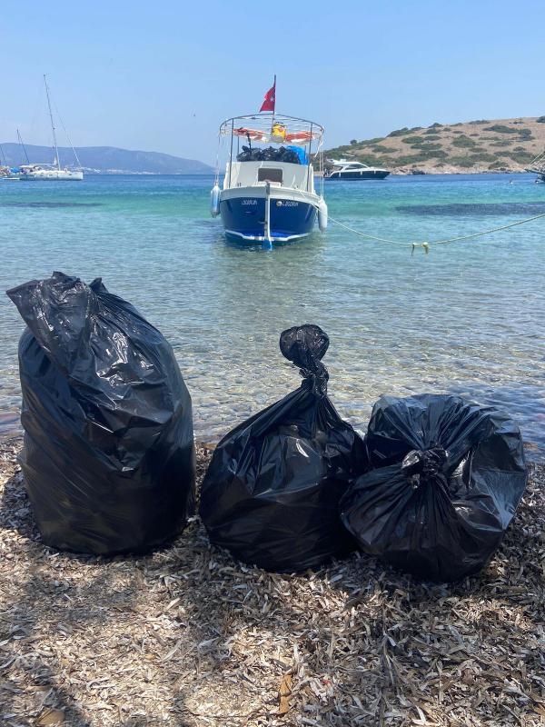 Bodrum Yarımadası çevresindeki ada ve koylar tertemiz oldu 