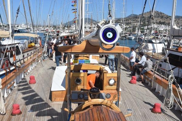 Bodrum'da okul gemisi 'Mavi Bayrak' aldı