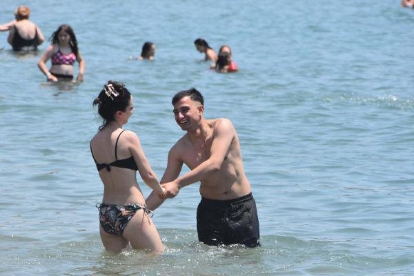 Bodrum'da plajlarda bayram yoğunluğu