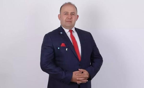 Genç Parti İl Başkanı ve oğlu kazada yaralandı