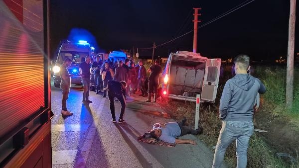 İşçi servisi şarampole devrildi: 14 yaralı