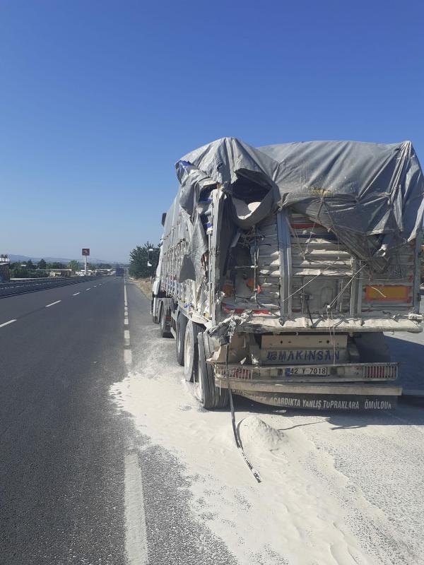İzmir-İstanbul otobüsü TIR'a çarptı; 14 yaralı