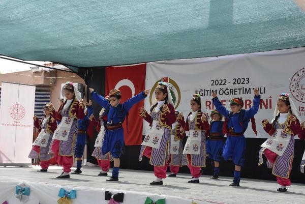 İzmir'de 890 bin öğrenci karne aldı