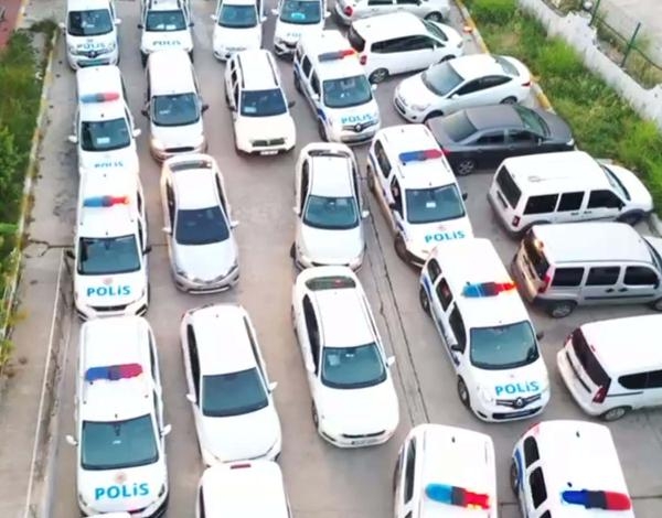 İzmir'de büyük çete operasyonu: 28 gözaltı