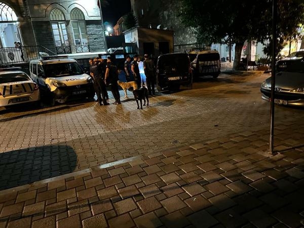 İzmir'de trafik tartışması silahlı kavgaya döndü