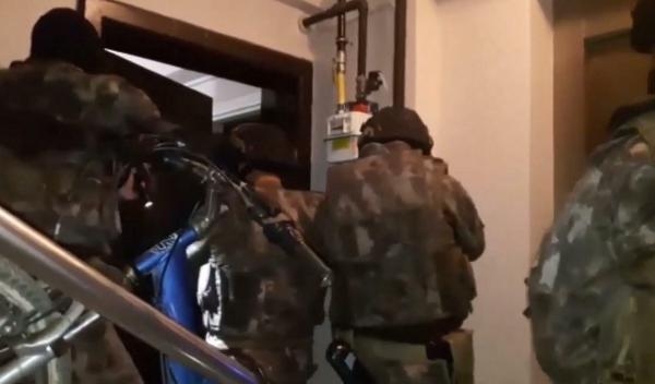 İzmir'de yasa dışı bahis operasyonu; 17 gözaltı