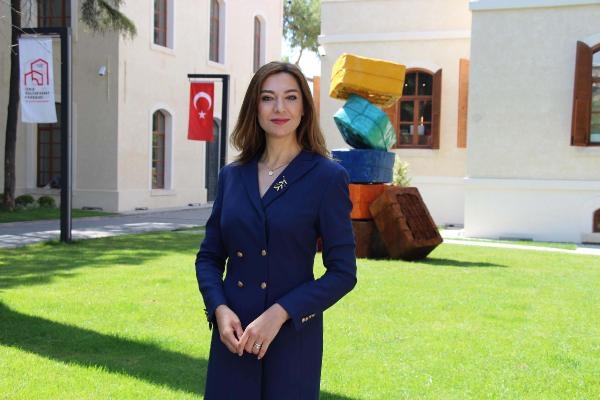 İzmir'in yeni sanat merkezine ziyaretçi akını