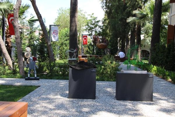 İzmir'in yeni sanat merkezine ziyaretçi akını
