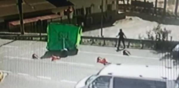 Kamyonet polis kontrol noktasına daldı