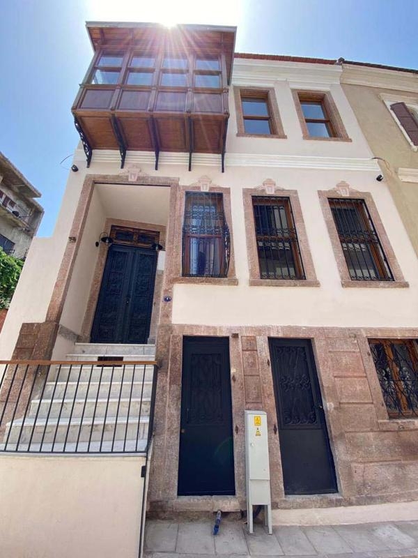 Kemeraltı bölgesindeki tarihi mekanlar tek tek restore ediliyor