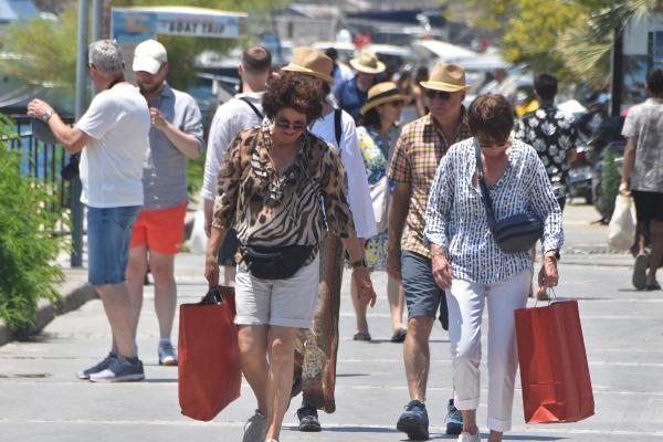 'Mein Schiff", Bodrum'a 2 bin 539 turist getirdi