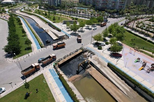 Peynircioğlu Deresi'nde temizlik çalışmaları tamamlandı