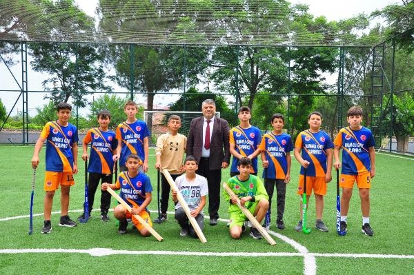 Tahta sopalarla başladılar, finale yükseldiler