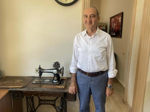 Hastanede rahibelerin kullandığı dikiş makineleri sergileniyor