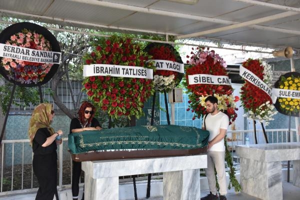 Ünlülerin kemancısı, İzmir'de hayatını kaybetti