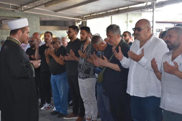 Ünlülerin kemancısı, İzmir'de hayatını kaybetti