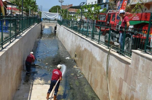 Aydın'da Kocababa Deresi temizlendi