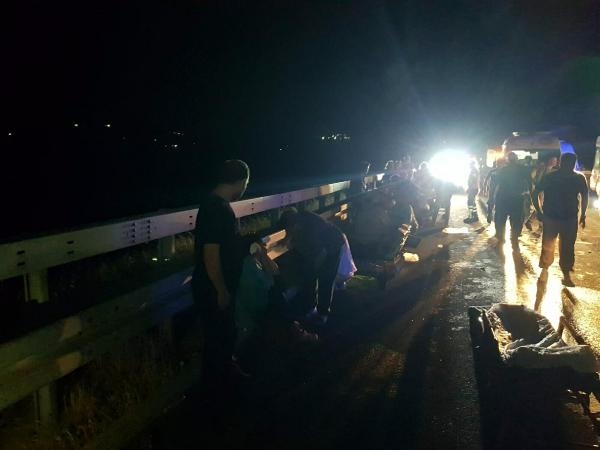 Balıkesir-İzmir yolunda can pazarı; 44 yaralı