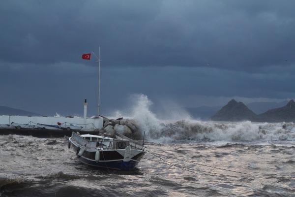 Bodrum ve Kaş arasında, denizde 'fırtına' uyarısı