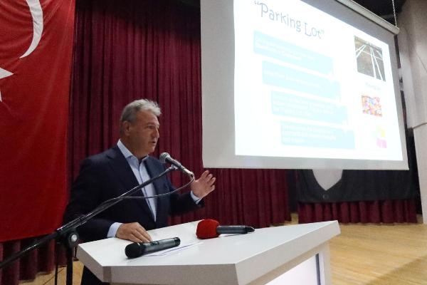 Bornova'da uluslararası eğitim! Gönüllüler bir araya geldi