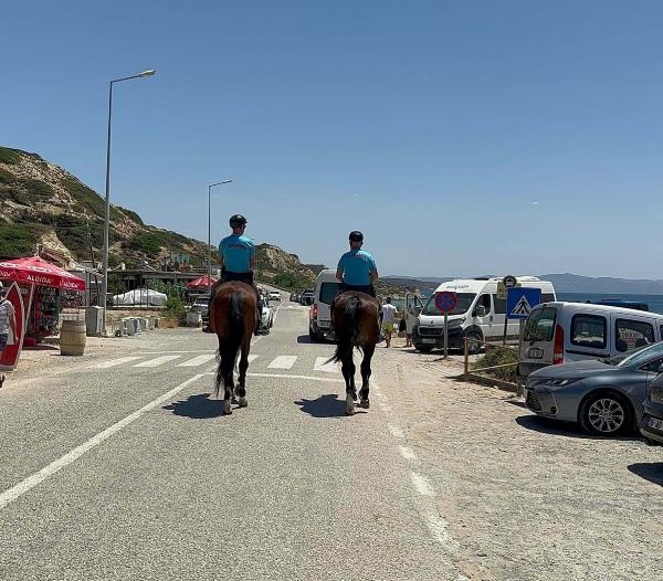 Bozcaada plajlarında atlı jandarma birlikler göreve başladı