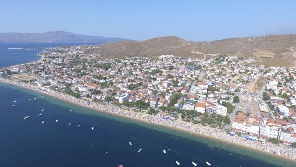 Bu adaya nüfusunun 66 katı tatilci geldi